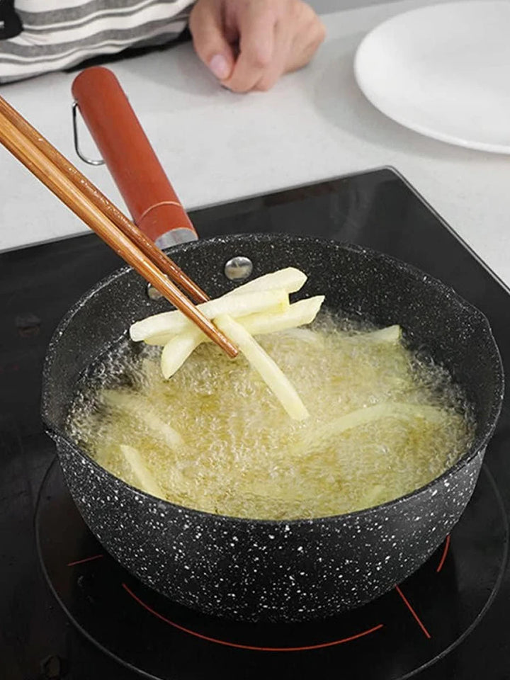 Non-Stick Sauce Pan Soup Pot with Pour Spout Milk Saucepan Wooden Handle Stick Proof Sauce Pan 14cm for Home Kitchen - Eagle 